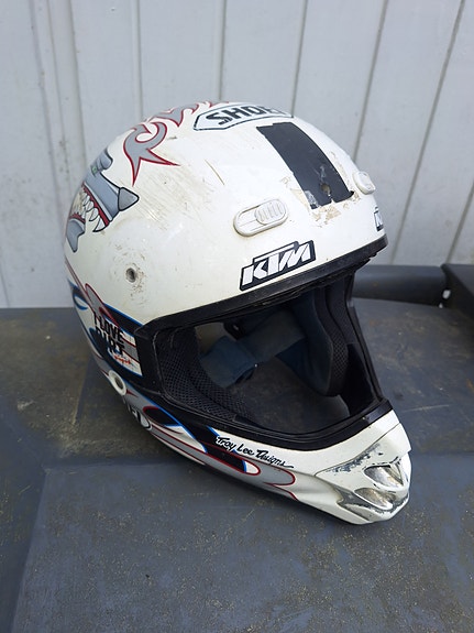 Crossi kypärä Shoei koko S/M