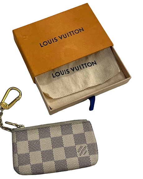 Louis vuitton keypouch Damier Azur kuosilla