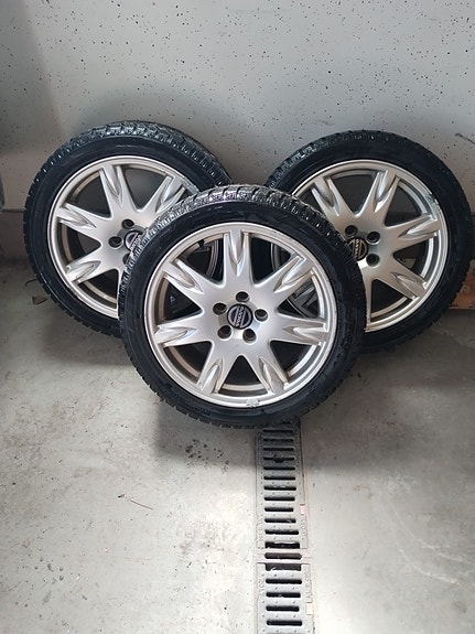 Volvo V70 Mark 2 orginaali vanteet 17"