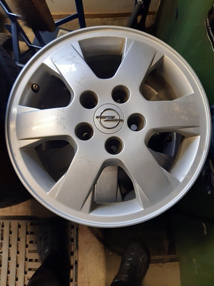 Alkuperäiset kevytmetallivanteet opel 15"