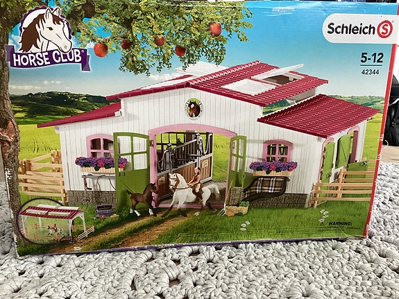 Schleich hevostalli