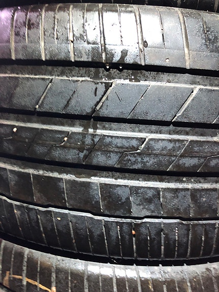 Hankook kesärenkaat 285/45-21 hyväkuntoinen sarja