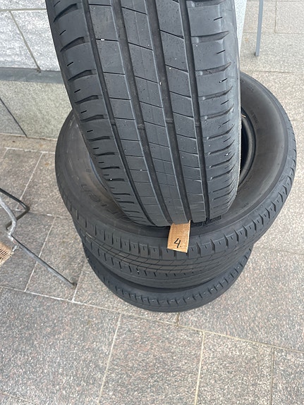 205/60 R 16 KESÄRENKAAT SEKÄ 2 KPL