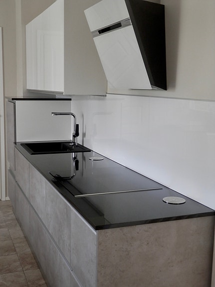 Product image 1 of 8