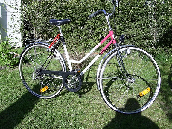 Naisten kaupunkipyörä 28" koko M