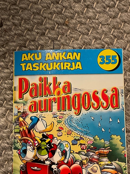 Aku Ankan taskukirja 355 Paikka auringossa