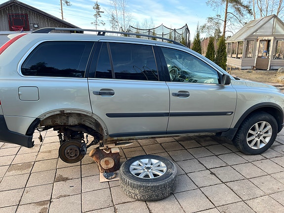 Volvo xc90 2003 7paikkainen, myydään osina