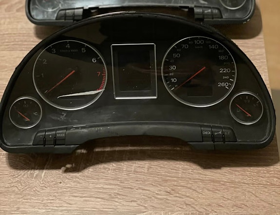 Audi a4 1.9tdi 2006 b7  dieseli mittaristo