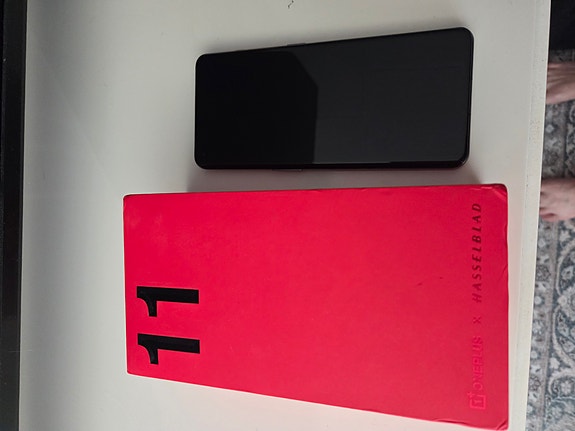 Uusi OnePlus 11 5G älypuhelin 256 GB musta