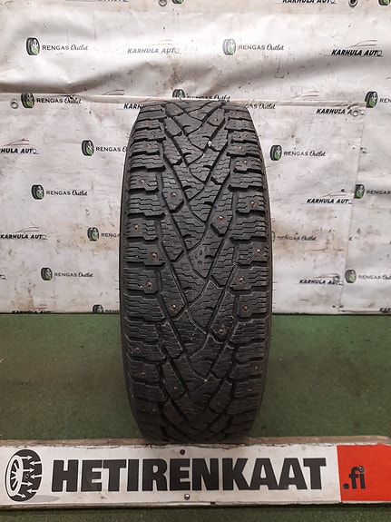 215/70 R15C Käytetty Nastarengas