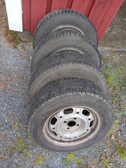 14" peltivanteet renkaineen.