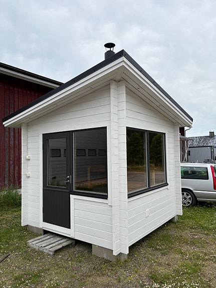 Löylyvalmis pihasauna
