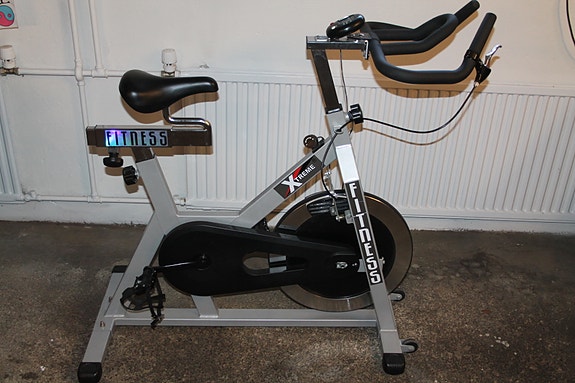 Laatu spinningpyörä X-treme Fitness kuntoilu laite kuntopyörä polkupyörä Tampere