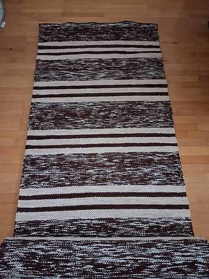 Raidallinen matto ruskea-valkoinen