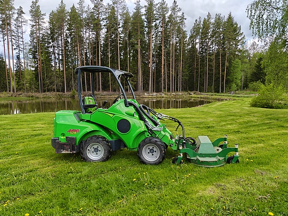 Vuokrataan Avant pienkuormaaja. Kuljettajalla tai ilman.