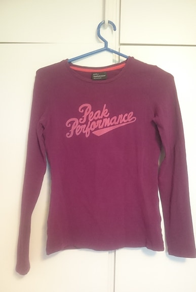 Peak Performance violetti paita S-koko