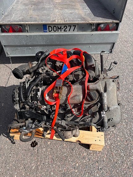 Toyota auris 2010 1,6 moottori