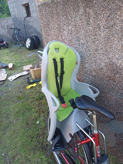 Hamax lastenistuin pyörään