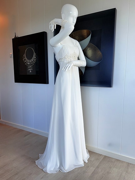Amour Bridalin häämekko 36