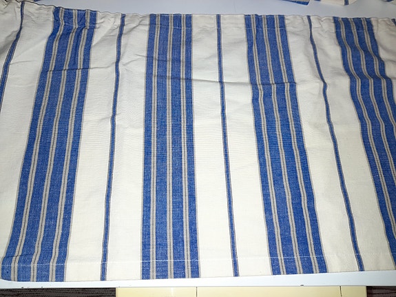 Verhokappa sini-beige-valkoinen patjaraita 40x474