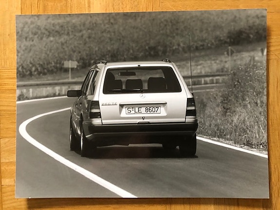 Lehdistökuvia Mercedes-Benz E-sarja W124 ja S124 - Hinta 8 eur/kpl (Esite)