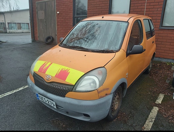 Toyota Yaris Verso osia