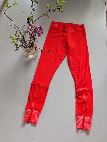 Sport punaiset juoksutrikoot s Stella McCartney
