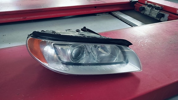 Volvo ajovalo oikea 31383541