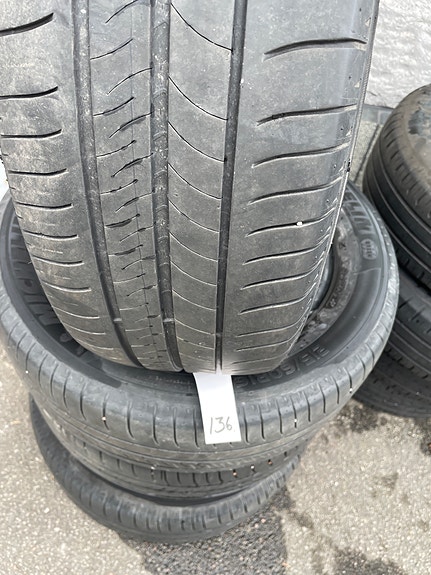 215/60 R 16 KESÄRENKAAT 2 KPL