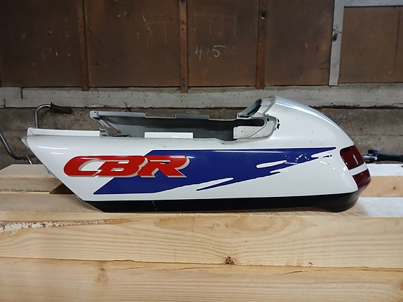 Honda Cbr 1000F 1992/1994 katteita. Mm Takakatteet valoilla