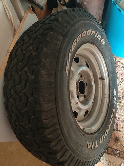 235/75x15 renkaita 4 kpl