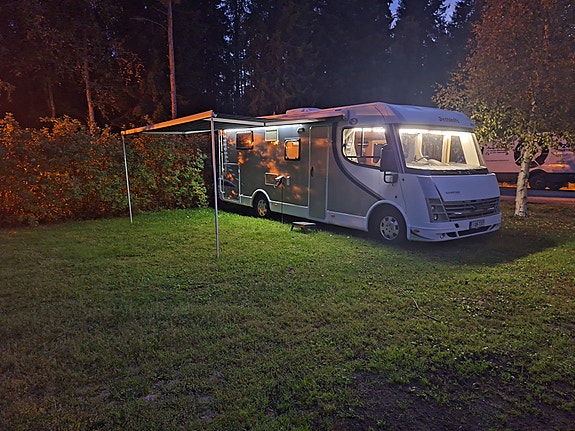 Vuokrataan matkailuauto , asuntoauto Rovaniemi