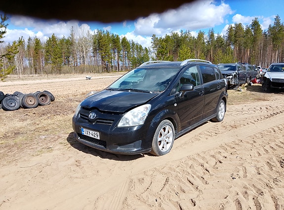 Toyota Corolla verso 3kpl 2.2 diesel