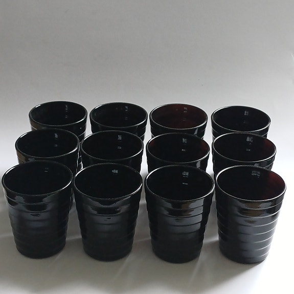 Mustat Aino Aalto juomalasit, Iittala