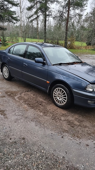 Toyota avensis t22 osina vm. 1998-2003