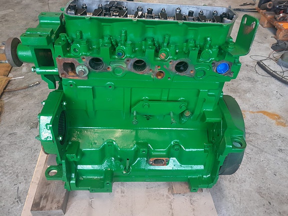 John Deere 6420 moottori