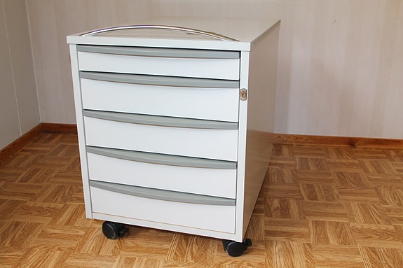 ISKU lukittava vetolaatikko laatikosto pyörillä lipasto 61x43x56 valkoinen