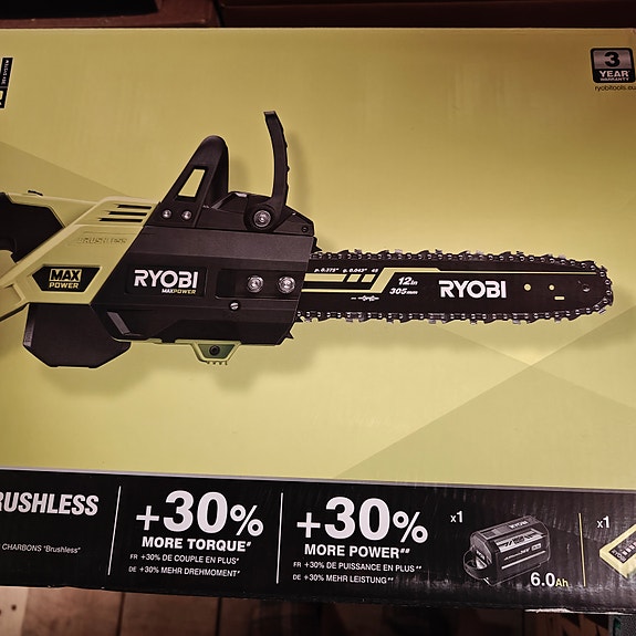 Ryobi 36 V akkuketjusaha ja -ruohotrimmeri, 6,0 Ah akku, laturi, käyttämättömiä