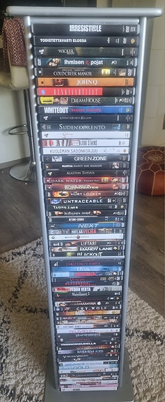 60kpl DVD-Elokuvia ja tyylikäs teline