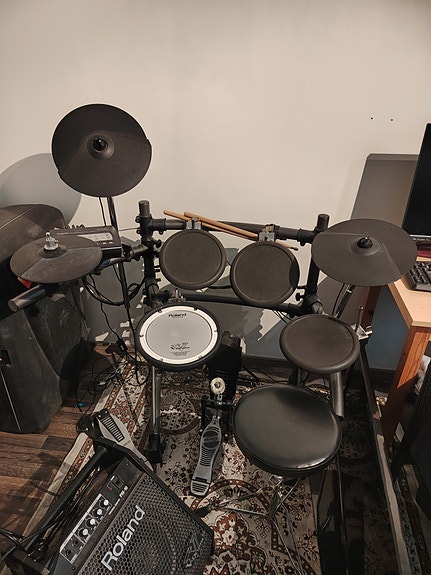 Sähkörummut Roland TD-3 rummut+ rummuille Rolandin vahvistin