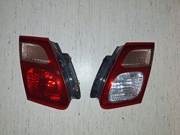 Nissan Almera n16 osia