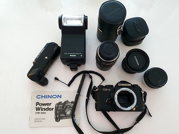 Chinon CE‑4 – Täydellinen analoginen kamerapaketti