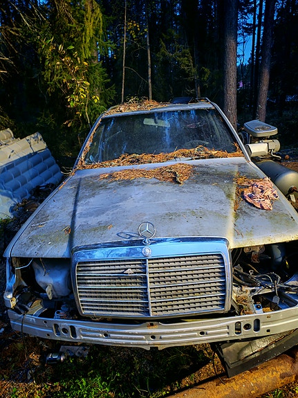 s124 osina ja muuta Mersu sälää
