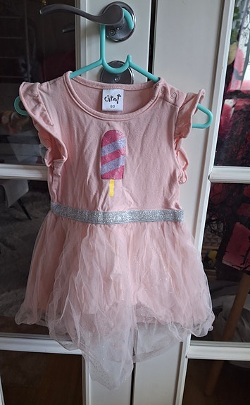 2kpl vaatteita tytölle, koko 80