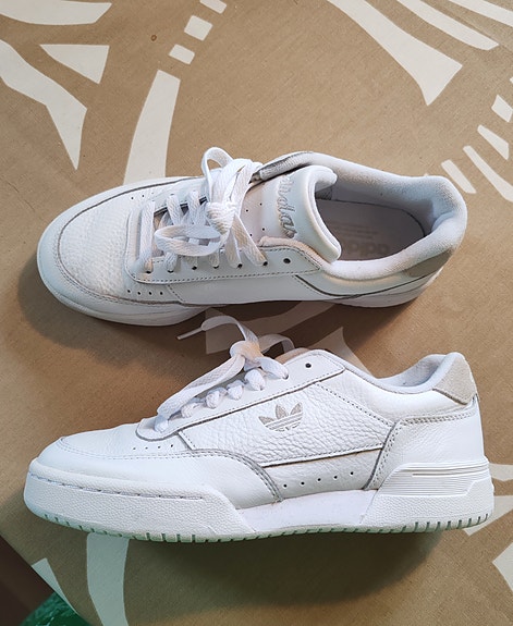 Adidas kengät