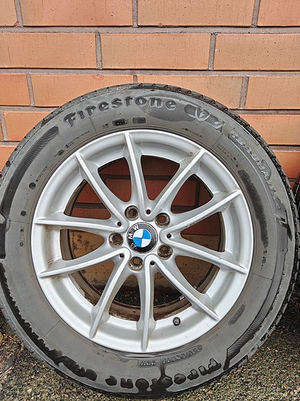 Myydään bmw vanteet renkailla