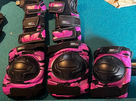 Product image 1 of 2