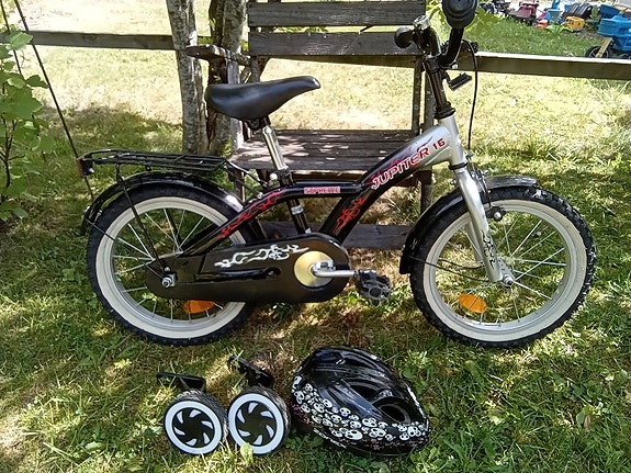 🚲Polkupyörä 16 uudenveroinen, kypärä ja apupyörät
