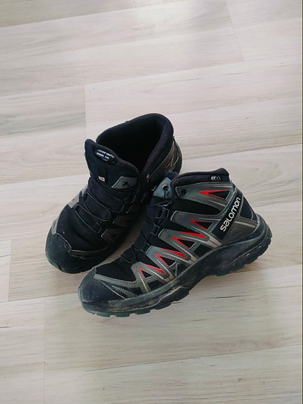 SALOMON gore-tex 38 ( 37 )
