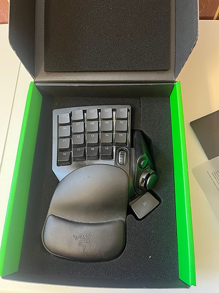 Razer Tartarus V2 -näppäimistö (erinomainen kunto)